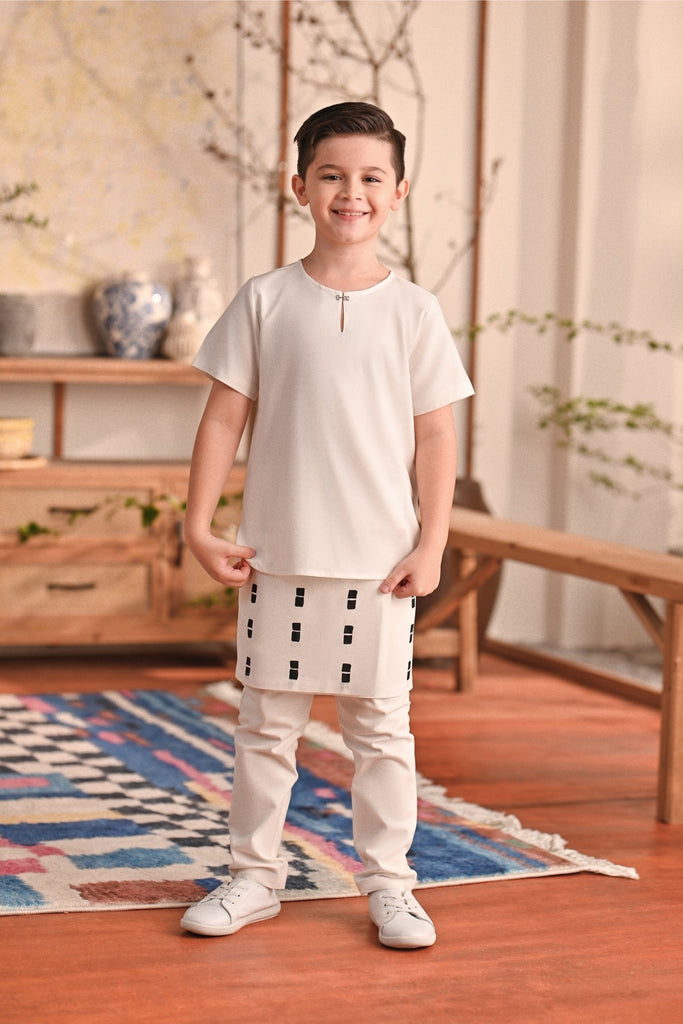 The Perfect Slim Fit Pants - White