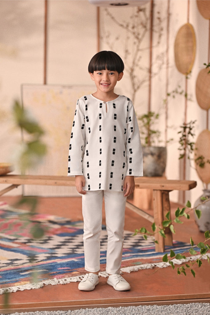 The Perfect Slim Fit Pants - White