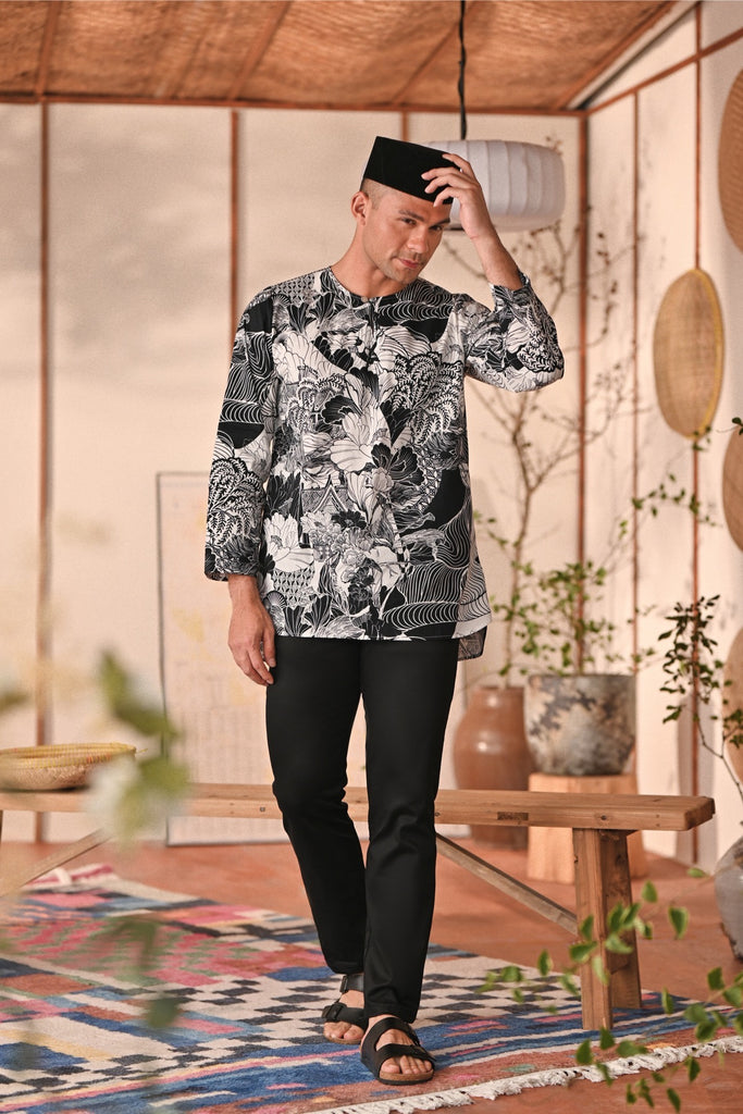 The Perfect Men Slim Fit Pants - Black