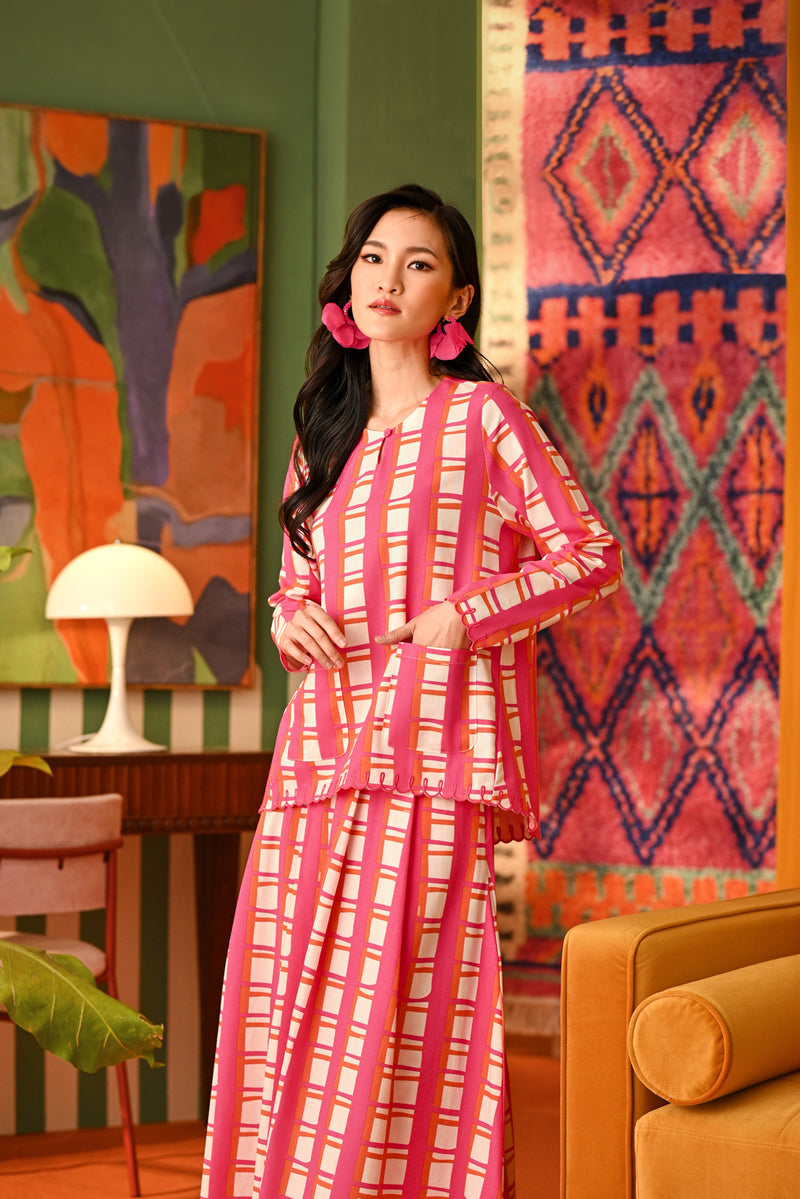 The Rasa Cinta Women Wavy Blouse - Crush