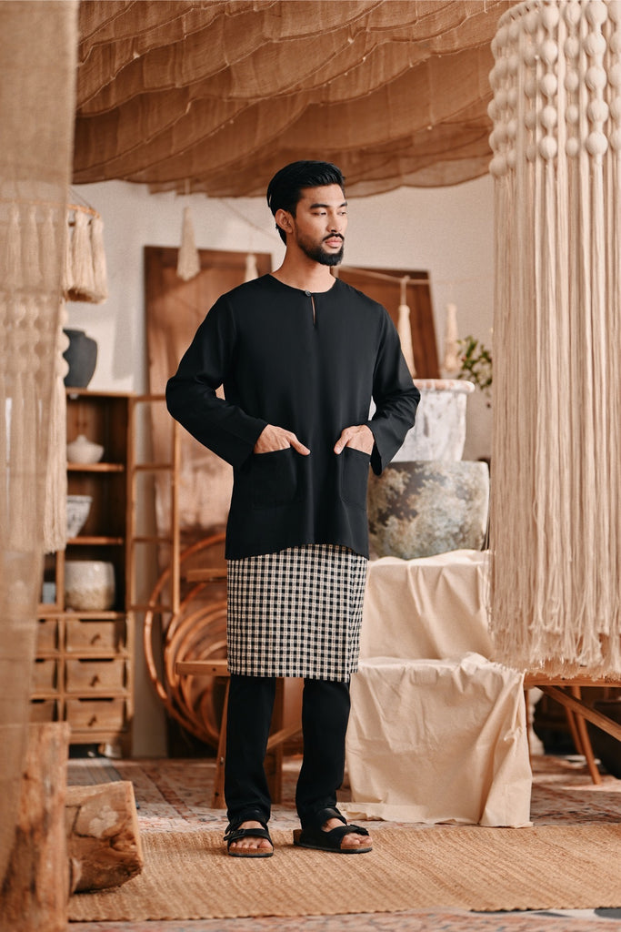 The Perfect Men Slim Fit Pants - Black
