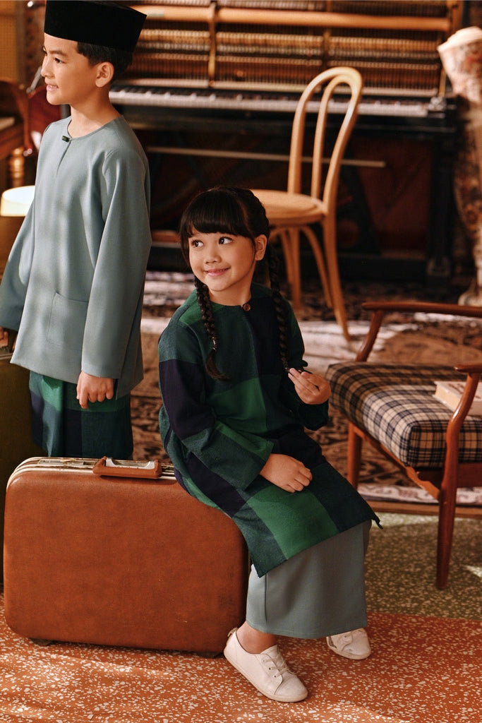 The Akar Kita Folded Skirt - Pine Green
