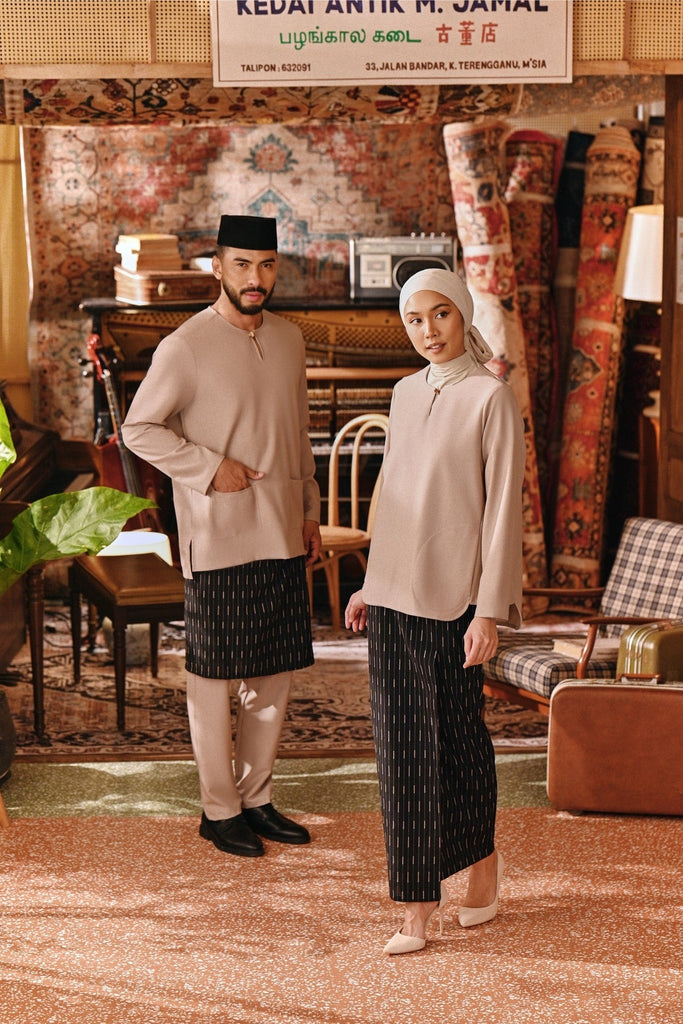 The Akar Kita Women Folded Skirt - Black Harvest