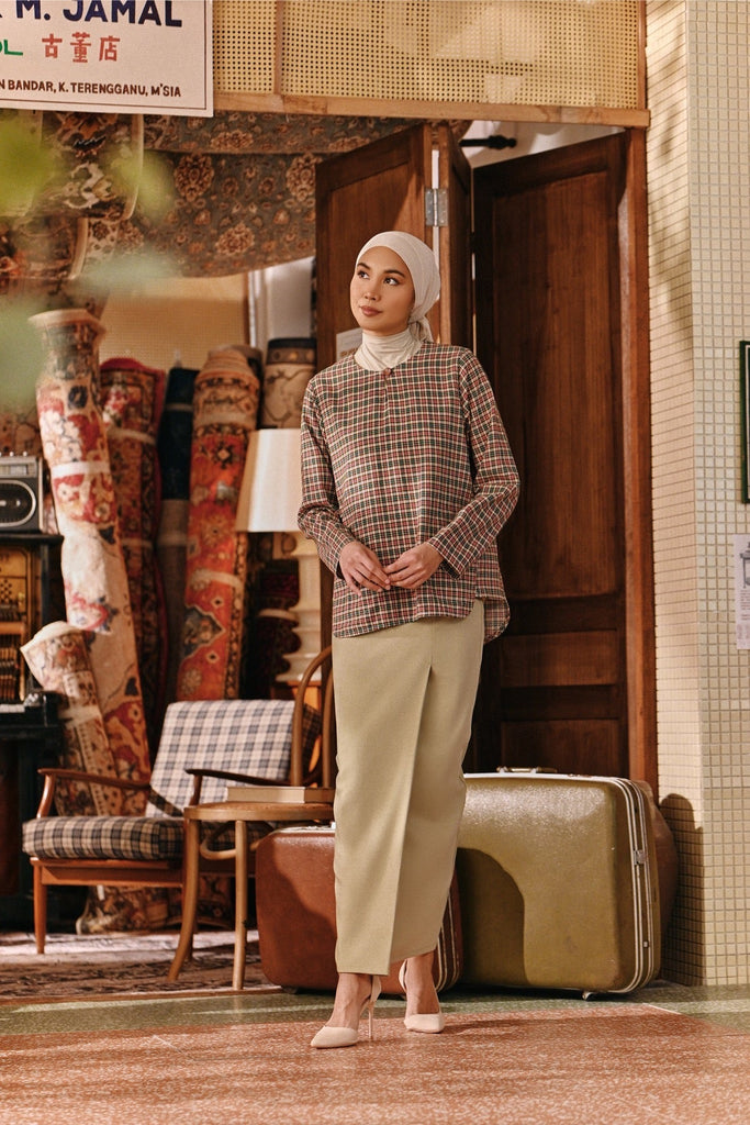 The Akar Kita Women Folded Skirt - Pale Olive