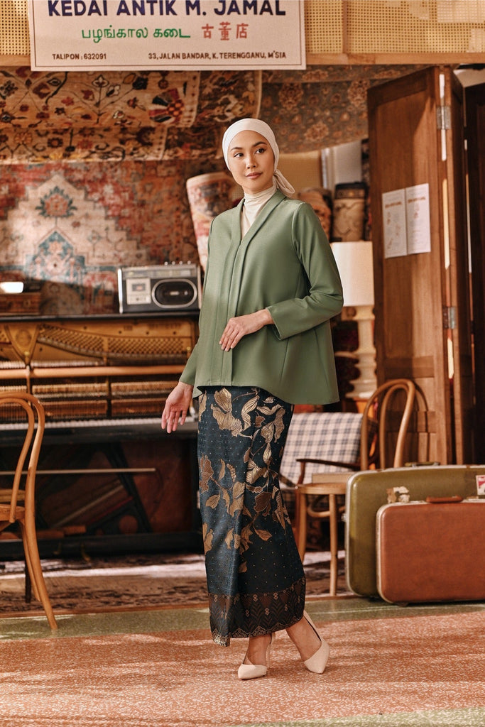 The Akar Kita Women Kebaya Top - Sage Green