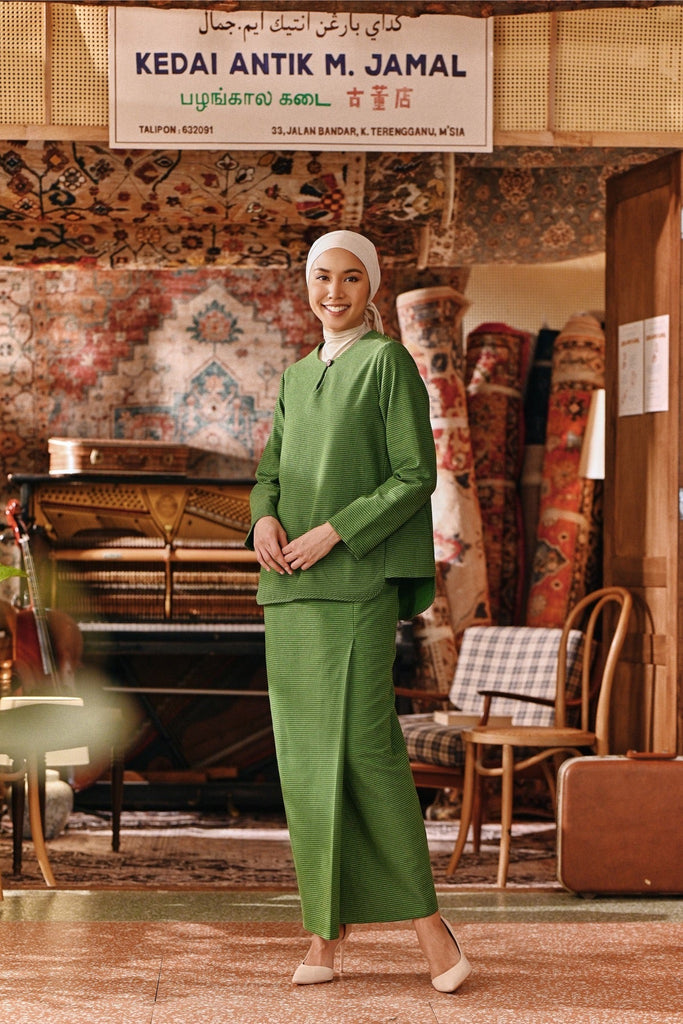 The Akar Kita Women Folded Skirt - Greenflux