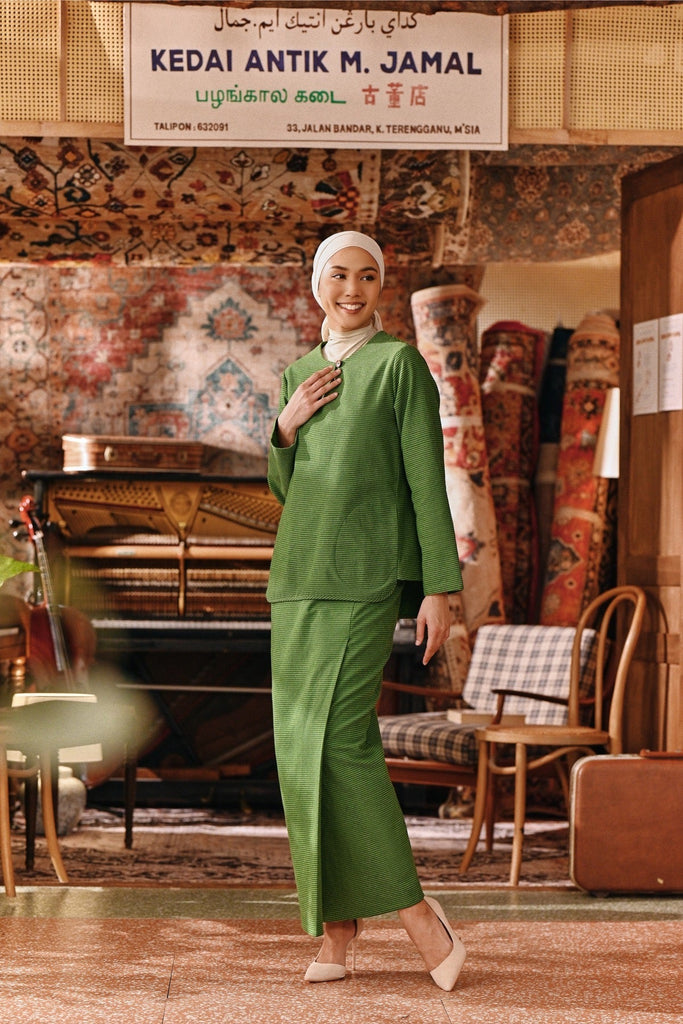 The Akar Kita Women Folded Skirt - Greenflux