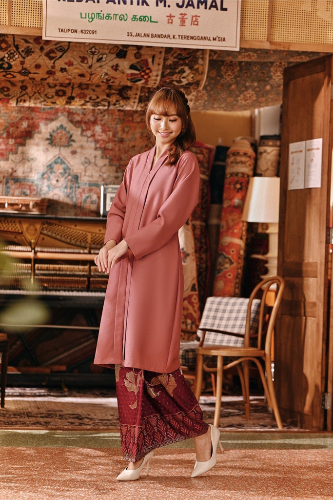 The Akar Kita Women Kebarung Top - Mauve Taupe