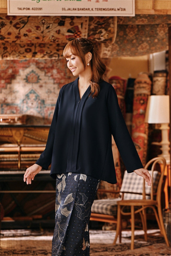 The Akar Kita Women Kebaya Top - Navy