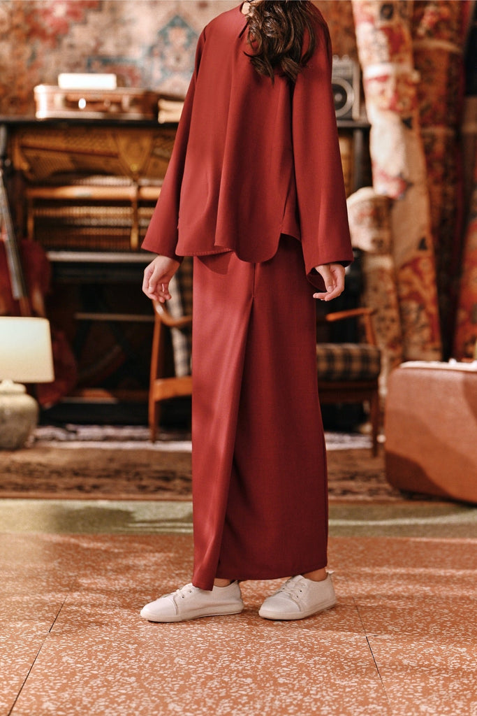The Akar Kita Folded Skirt - Maroon Dust