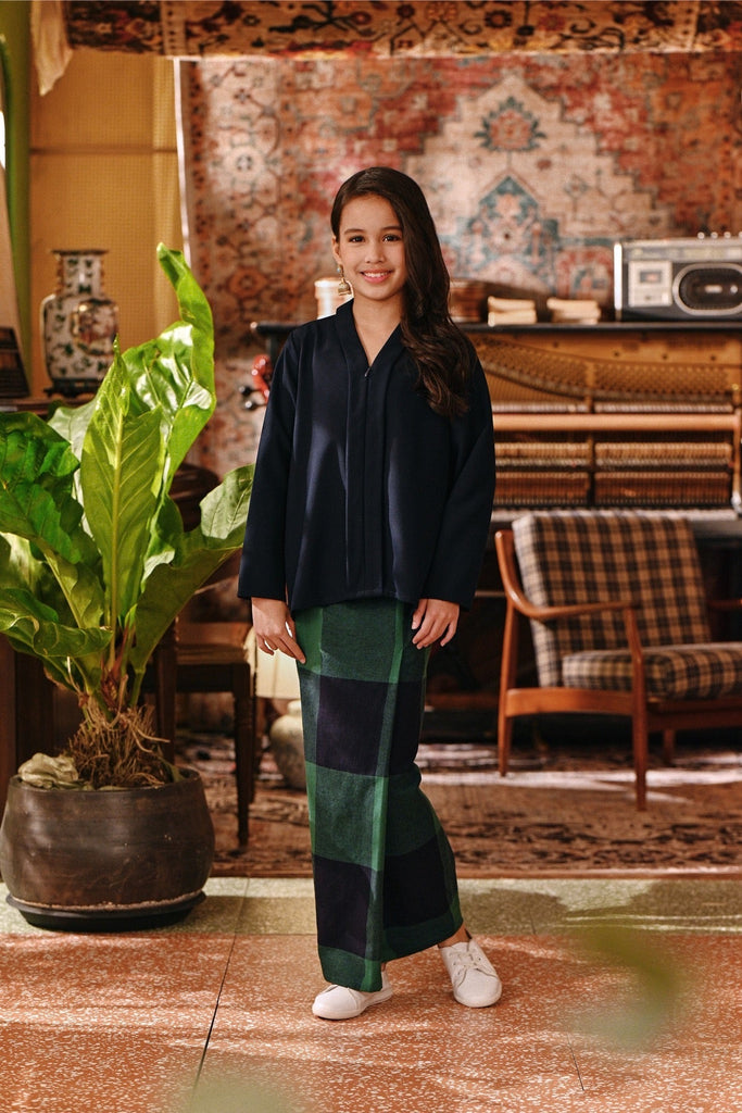The Akar Kita Kebaya Top - Navy