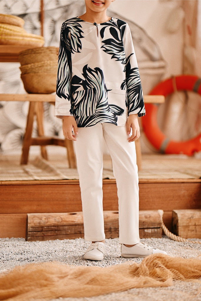 The Perfect Slim Fit Pants - White