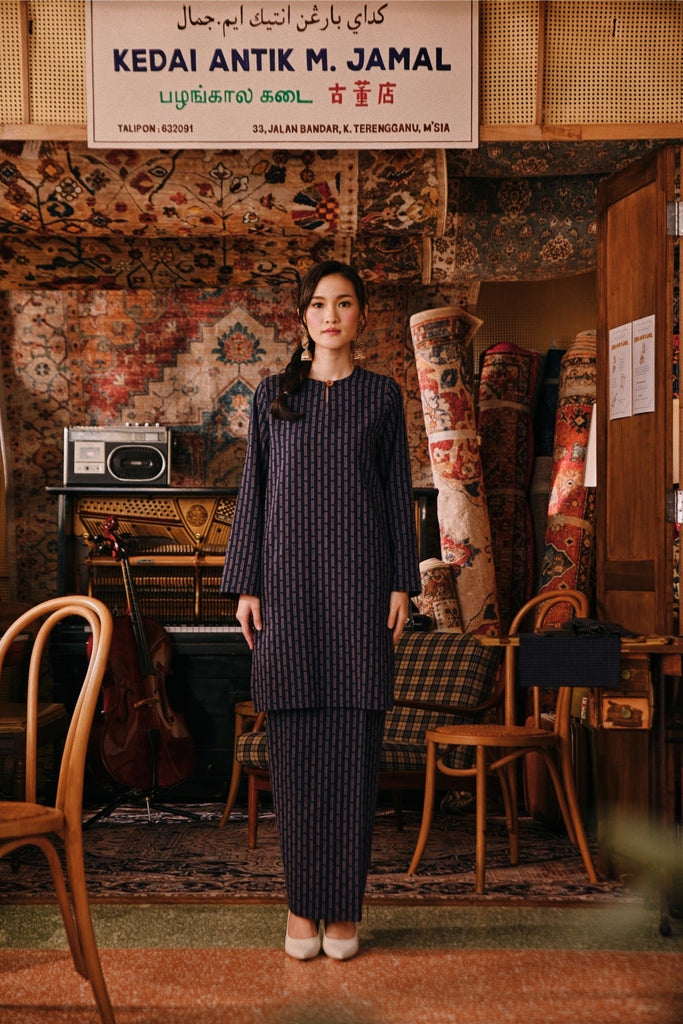 The Akar Kita Women Kurung Riau Top - Ocean Streak