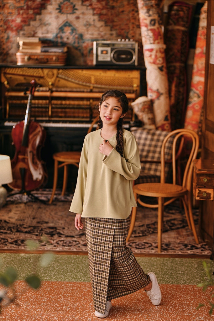 The Akar Kita Folded Skirt - Evergreen Grid