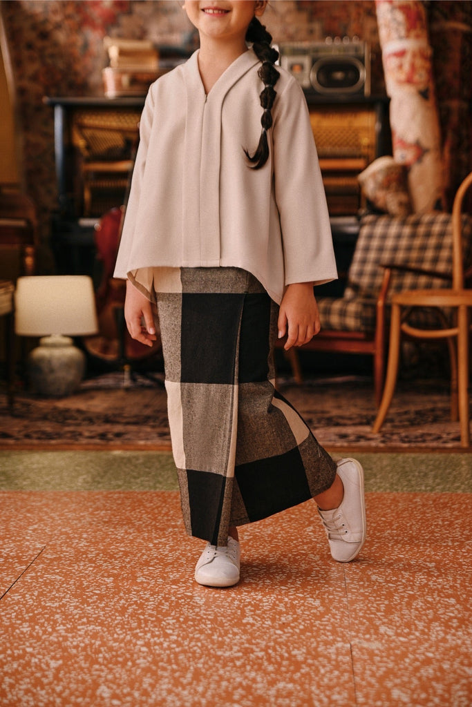 The Akar Kita Folded Skirt - Black Square