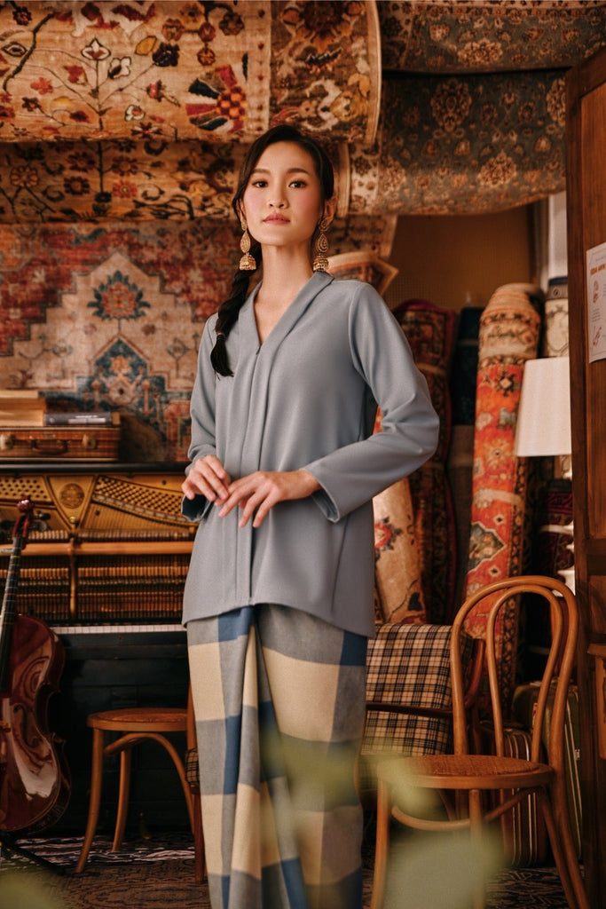 The Akar Kita Women Kebaya Top - Silver Blue