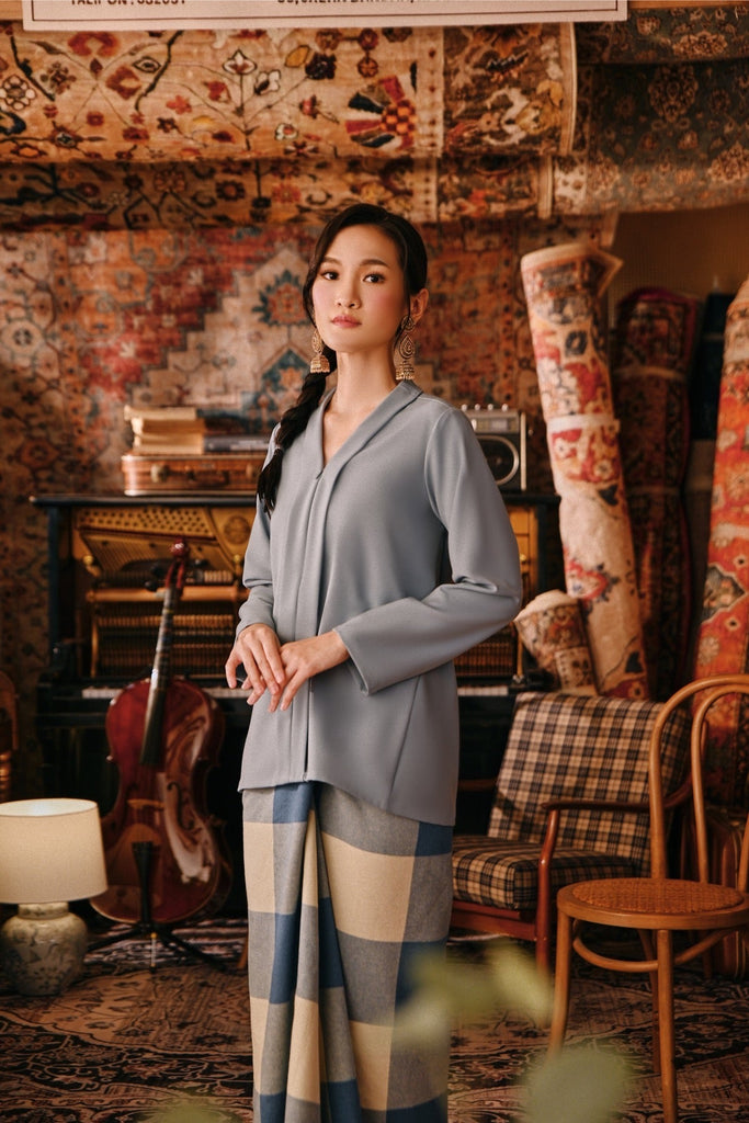 The Akar Kita Women Kebaya Top - Silver Blue