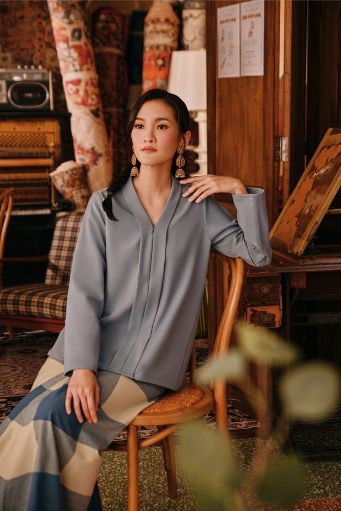 The Akar Kita Women Kebaya Top - Silver Blue
