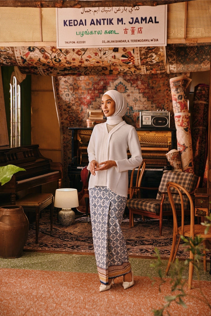 The Akar Kita Women Kebaya Top - Off White