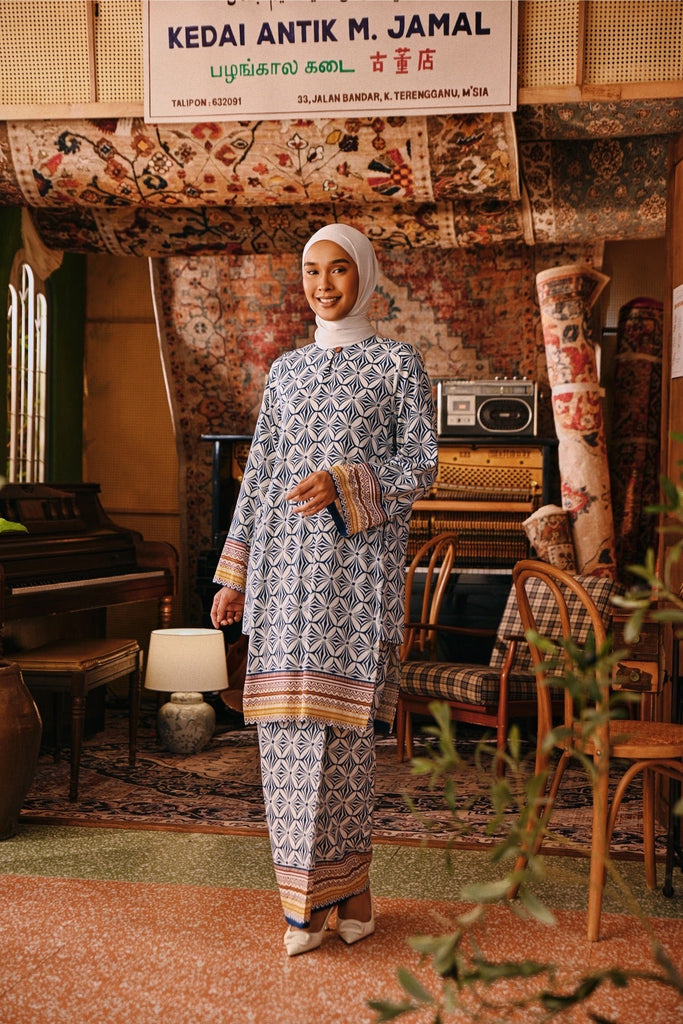 The Akar Kita Women Kurung Riau Top - Damar