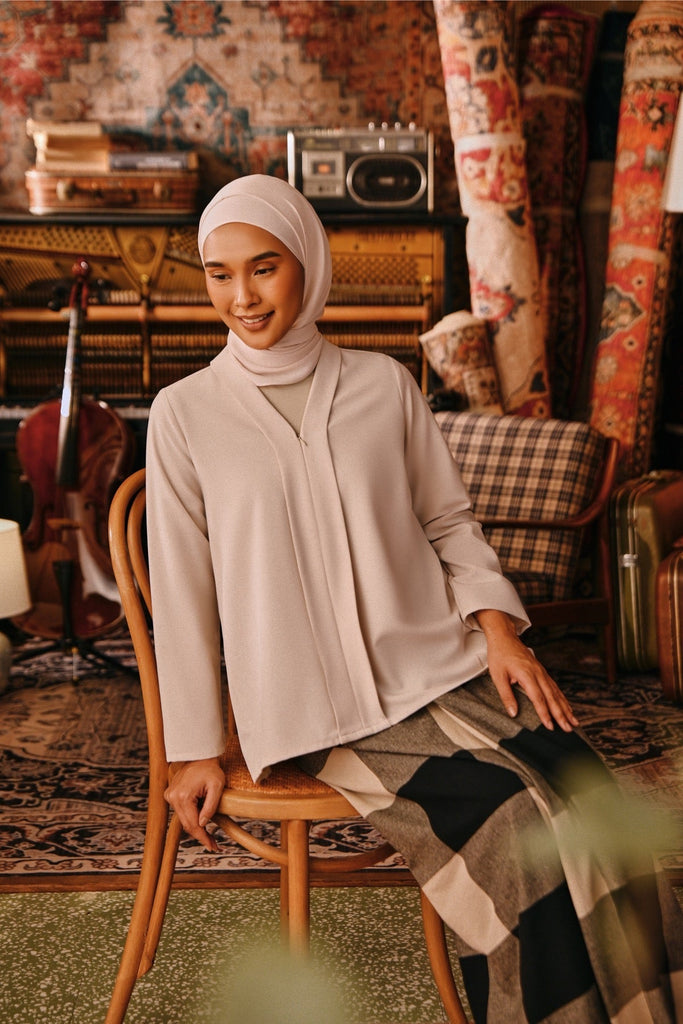 The Akar Kita Women Kebaya Top - Fog Cream