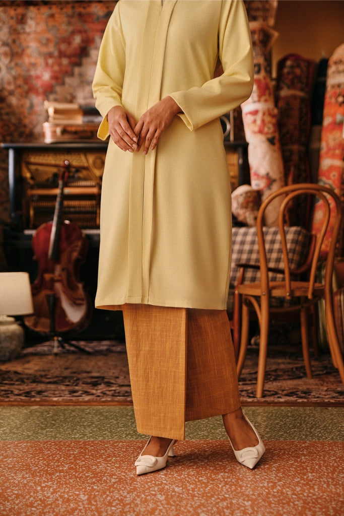 The Akar Kita Women Folded Skirt - Nature Gold