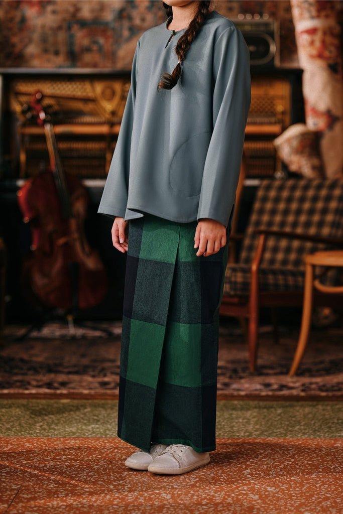 The Akar Kita Folded Skirt - Green Square