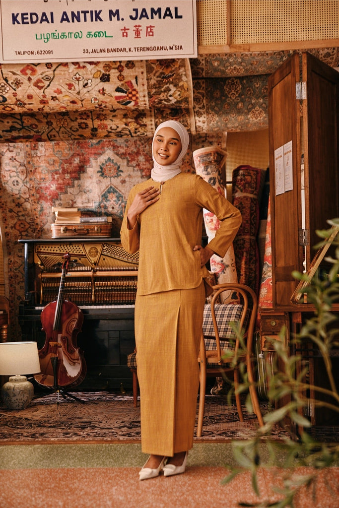 The Akar Kita Women Folded Skirt - Nature Gold