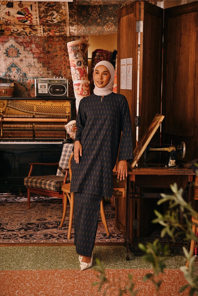 The Akar Kita Women Kurung Riau Top - Grey Harvest