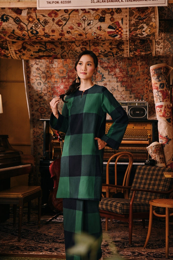 The Akar Kita Women Kurung Riau Top - Green Square