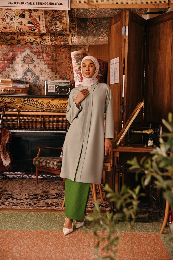 The Akar Kita Women Kebarung Top - Pistachio