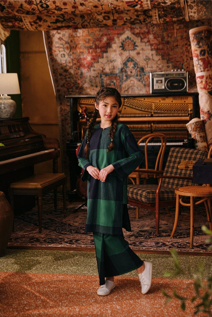 The Akar Kita Folded Skirt - Green Square