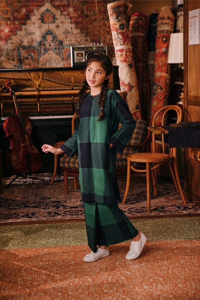 The Akar Kita Folded Skirt - Green Square