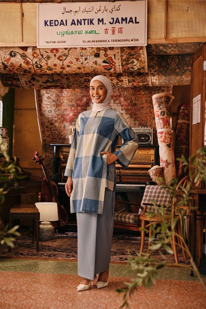 The Akar Kita Women Kurung Riau Top - Blue Square