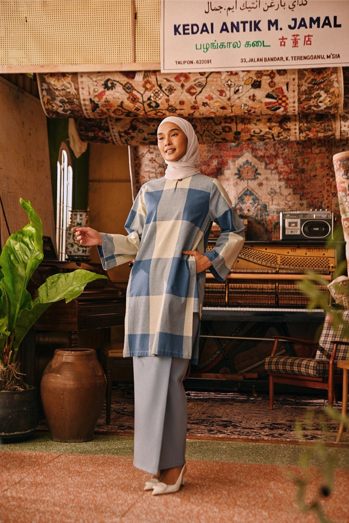 The Akar Kita Women Kurung Riau Top - Blue Square