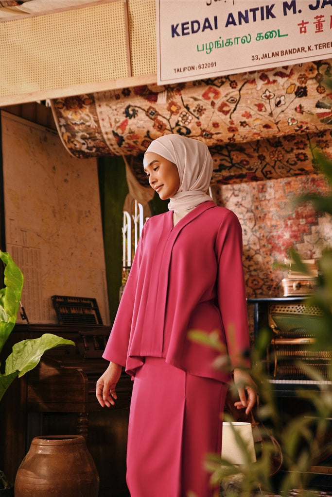 The Akar Kita Women Kebaya Top - Magenta