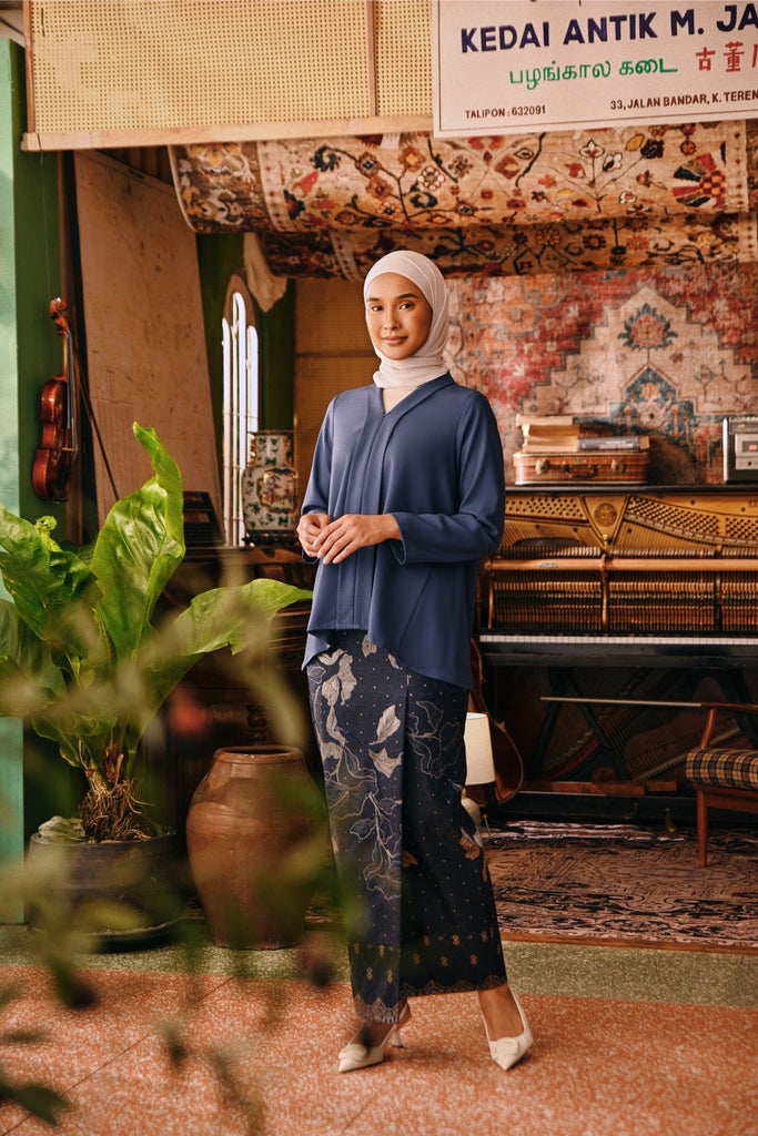 The Akar Kita Women Kebaya Top - England Blue