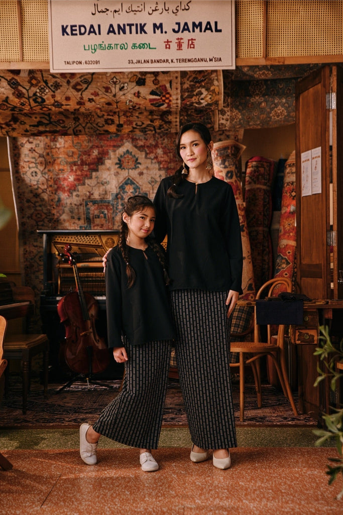 The Akar Kita Folded Skirt - Black Streak