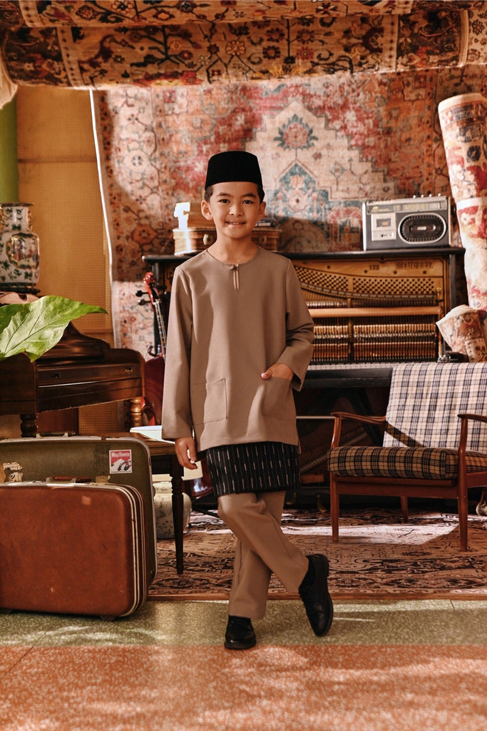 The Akar Kita Baju Melayu Teluk Belanga - Silver Mink