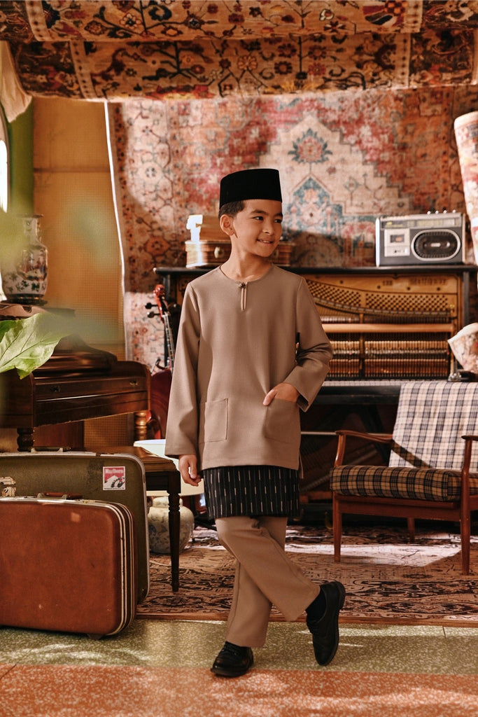 The Akar Kita Baju Melayu Teluk Belanga - Silver Mink