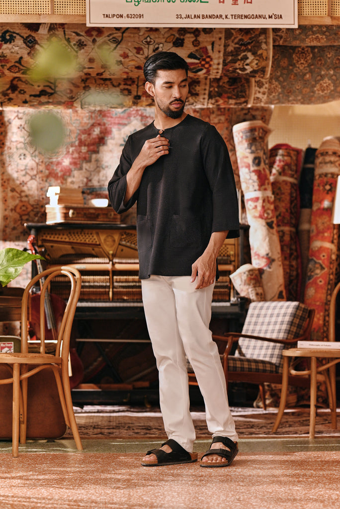 The Akar Kita Men 3/4 Sleeve Kurta - Black Dash
