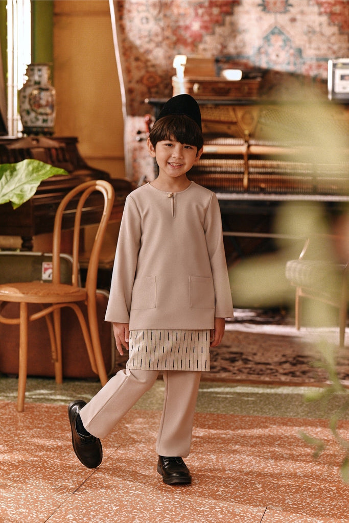 The Akar Kita Baju Melayu Teluk Belanga - Nude
