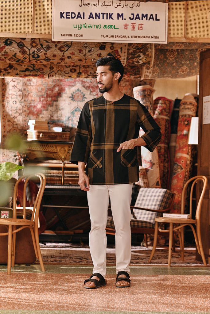 The Akar Kita Men 3/4 Sleeve Kurta - Rustique