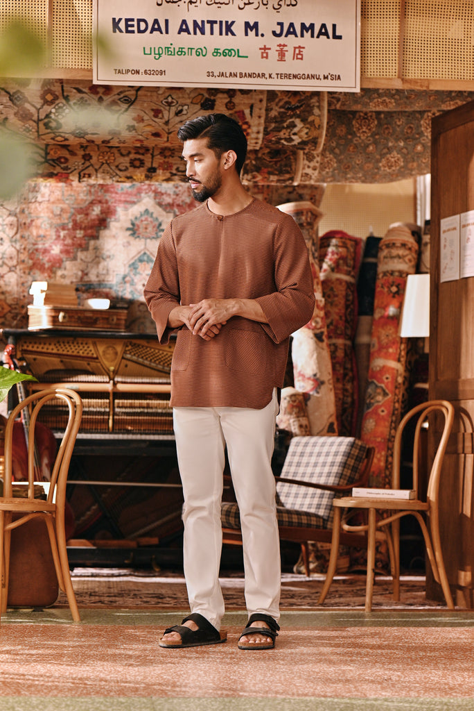The Akar Kita Men 3/4 Sleeve Kurta - Brownflux