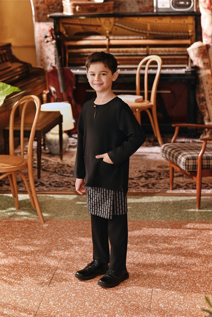 The Akar Kita Baju Melayu Teluk Belanga - Black