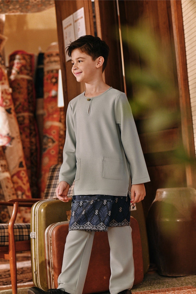 The Akar Kita Baju Melayu Teluk Belanga - Gray Mist