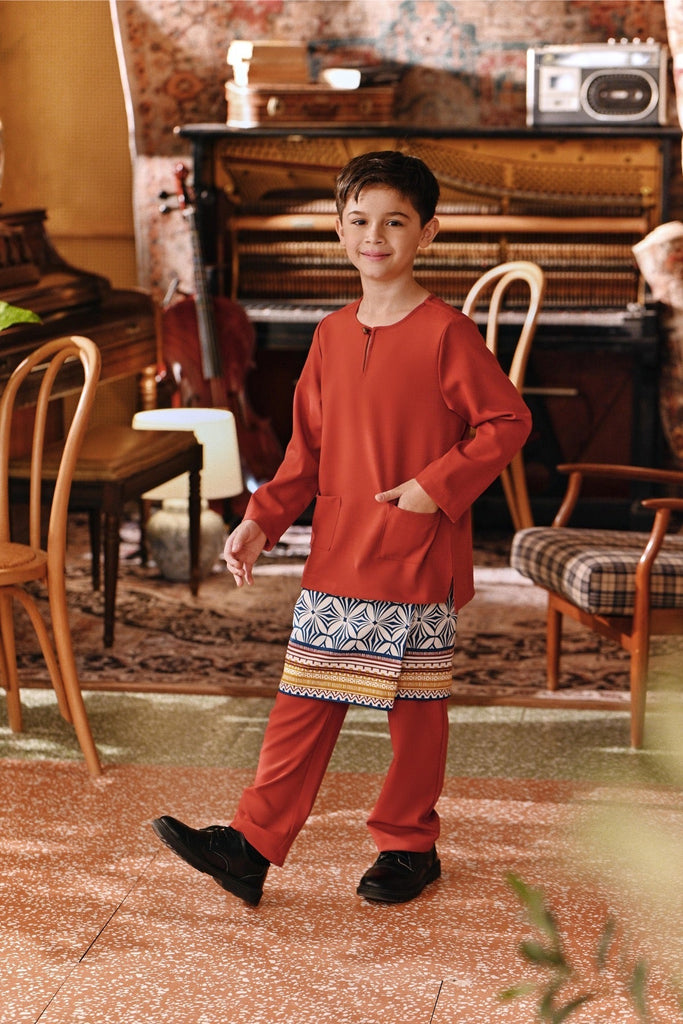 The Akar Kita Baju Melayu Teluk Belanga - Mandarin Red