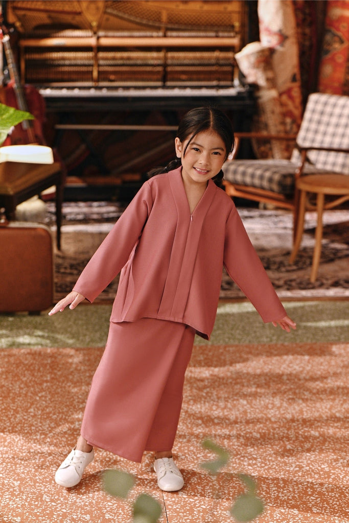 The Akar Kita Kebaya Top - Mauve Taupe