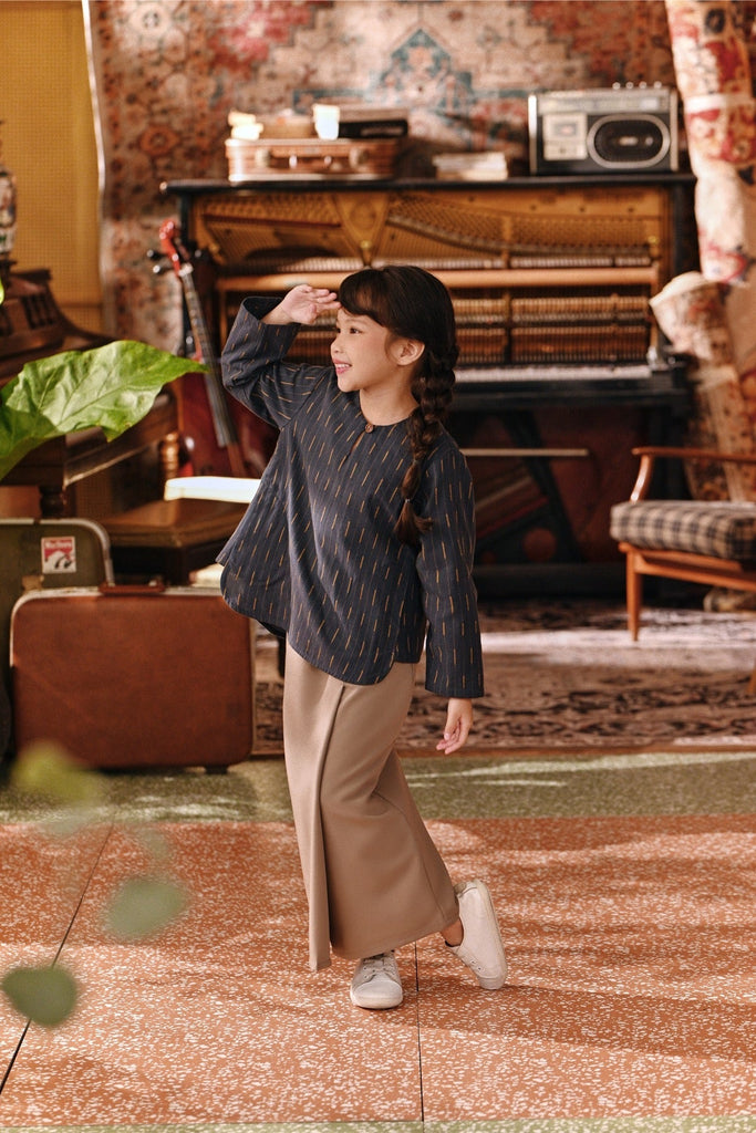 The Akar Kita Folded Skirt - Silver Mink