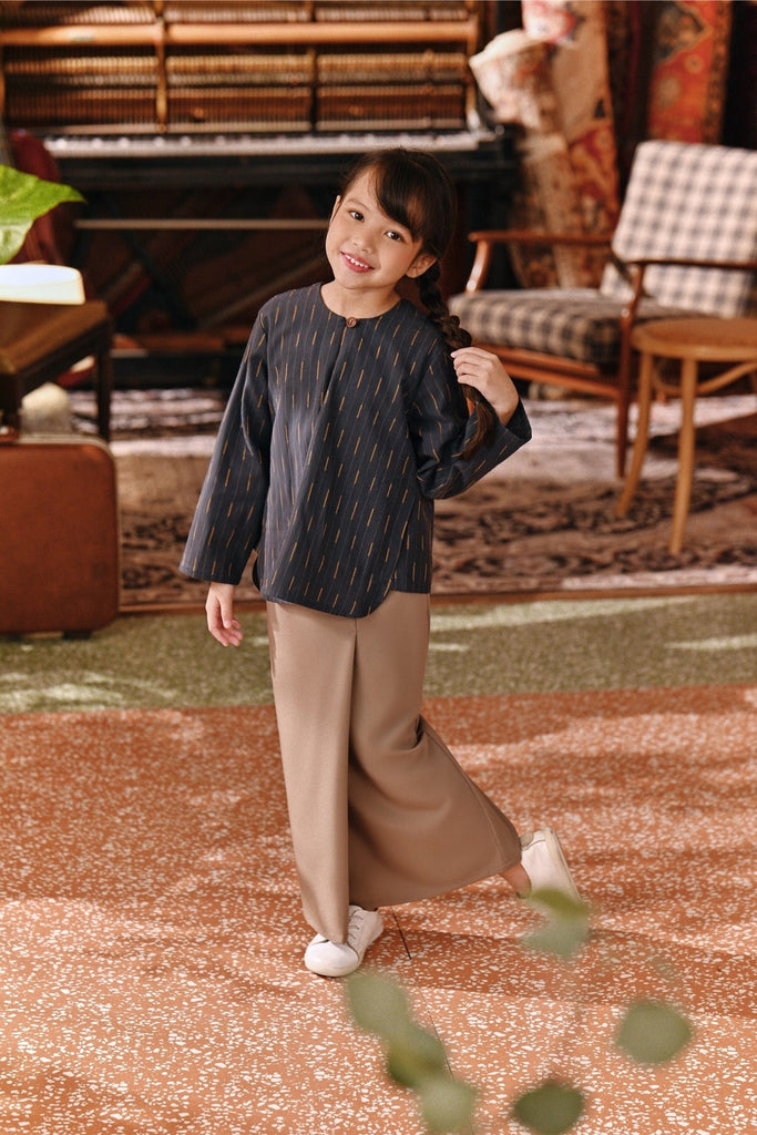 The Akar Kita Folded Skirt - Silver Mink